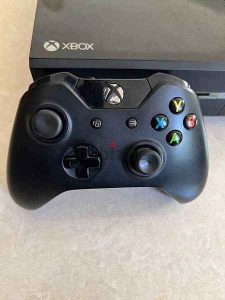 Xbox one console + Kinect (perfect condition) 4