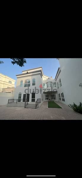 Lavish Villa for Rent 4