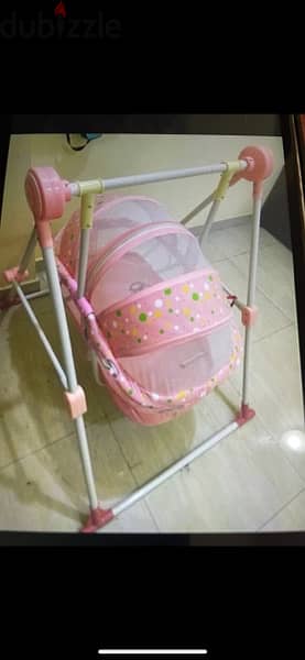 baby cradle for sale near bank muscat Ghubra 0