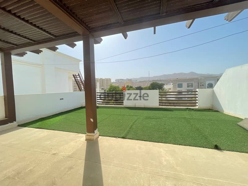 4 BR Lovely Townhouse in Madinat Qaboos 6