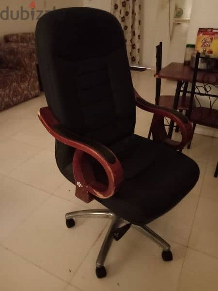 Computer table and chair for sale. 4