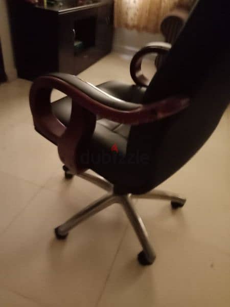 Computer table and chair for sale. 6