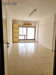 A single room for rent at CBD, Ruwi