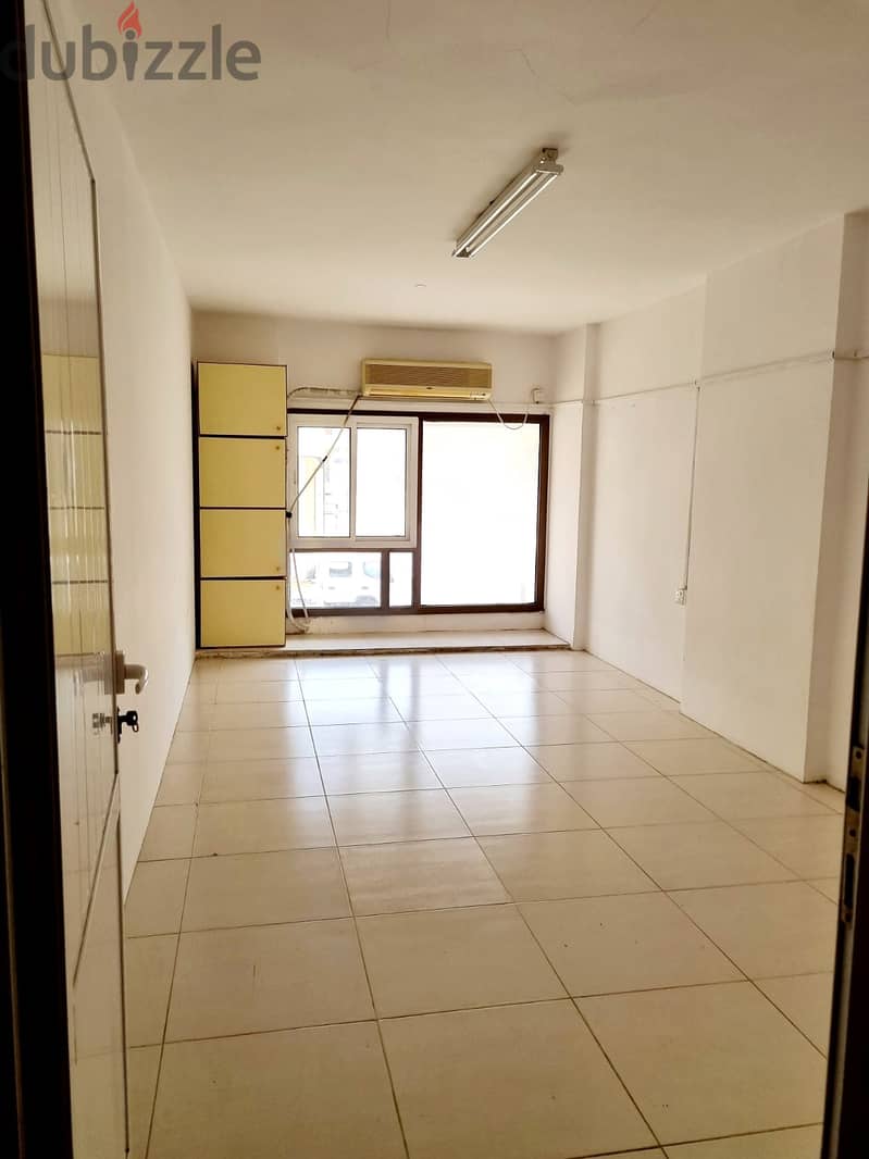 A single room for rent at CBD, Ruwi 0