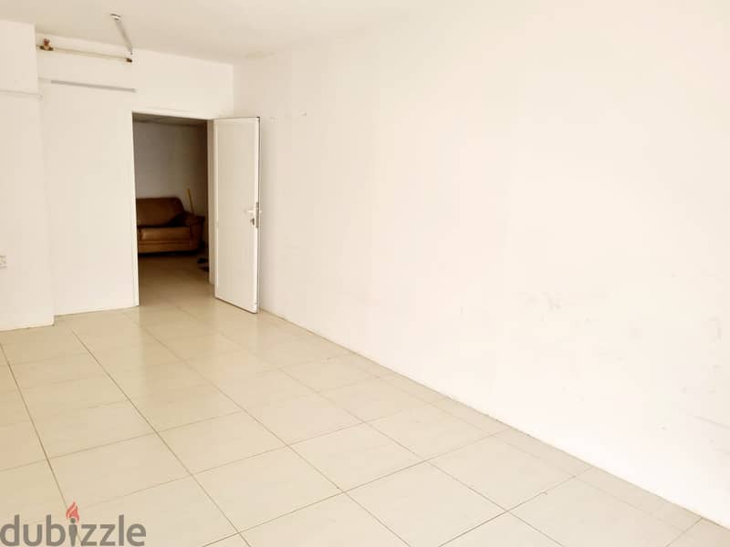 A single room for rent at CBD, Ruwi 1