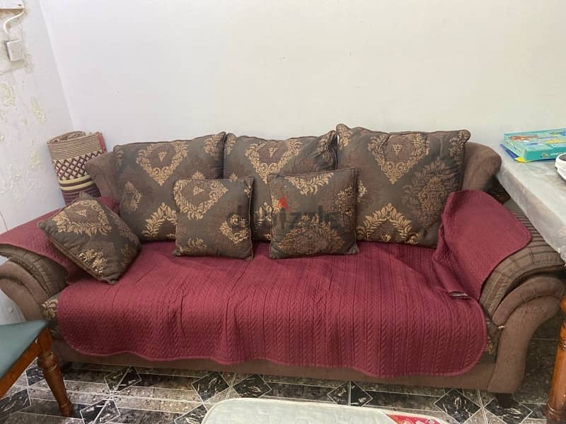 4 Seater sofa 0