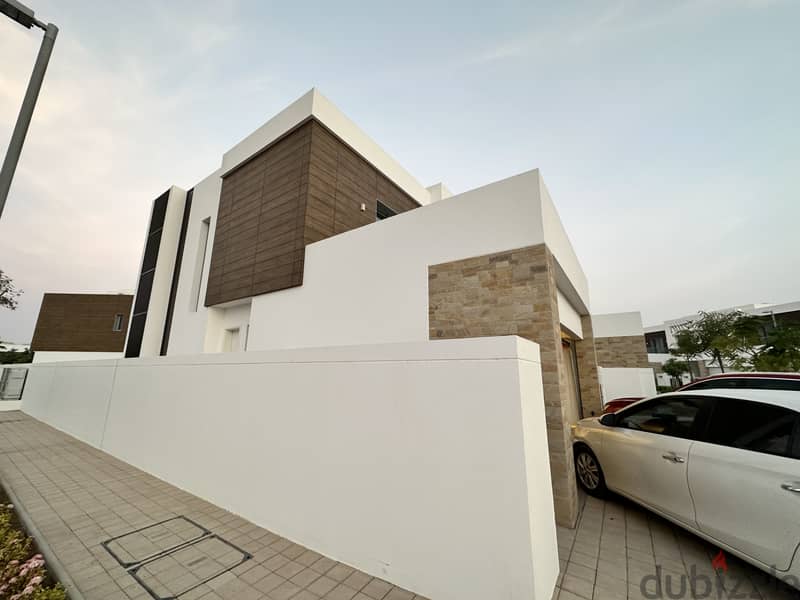 Brand New Corner Plot Villa for Sale in Al Mouj 4