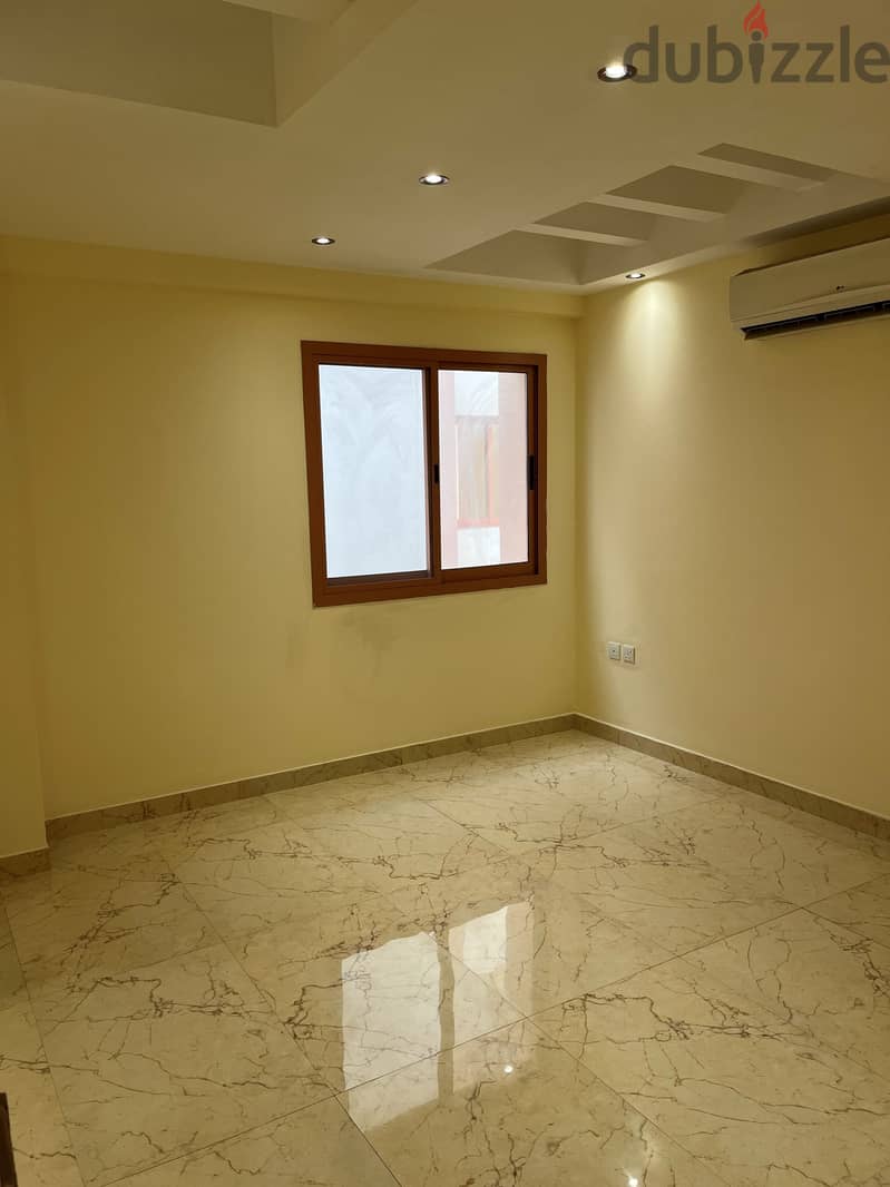 Flats for rent in Al khuwair 1,2,3 BHK 6