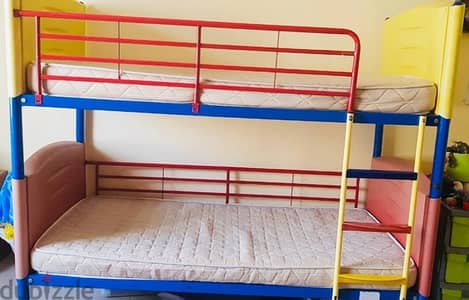 Bunk bed with matress