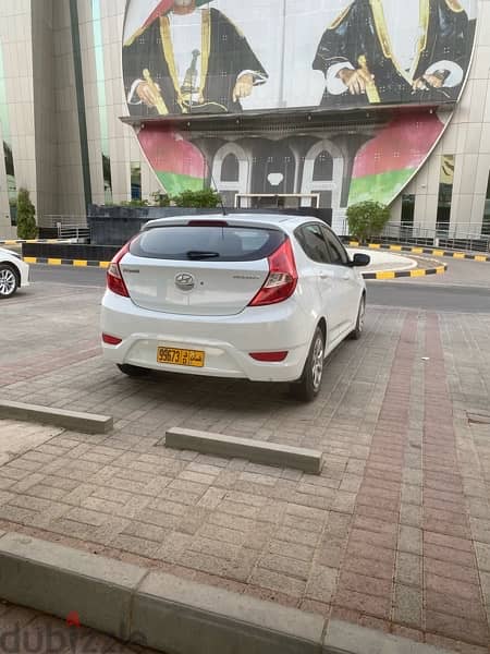 2013 Hyundai Accent Hatchback  'mailage 199 k ' Excellent condition 3