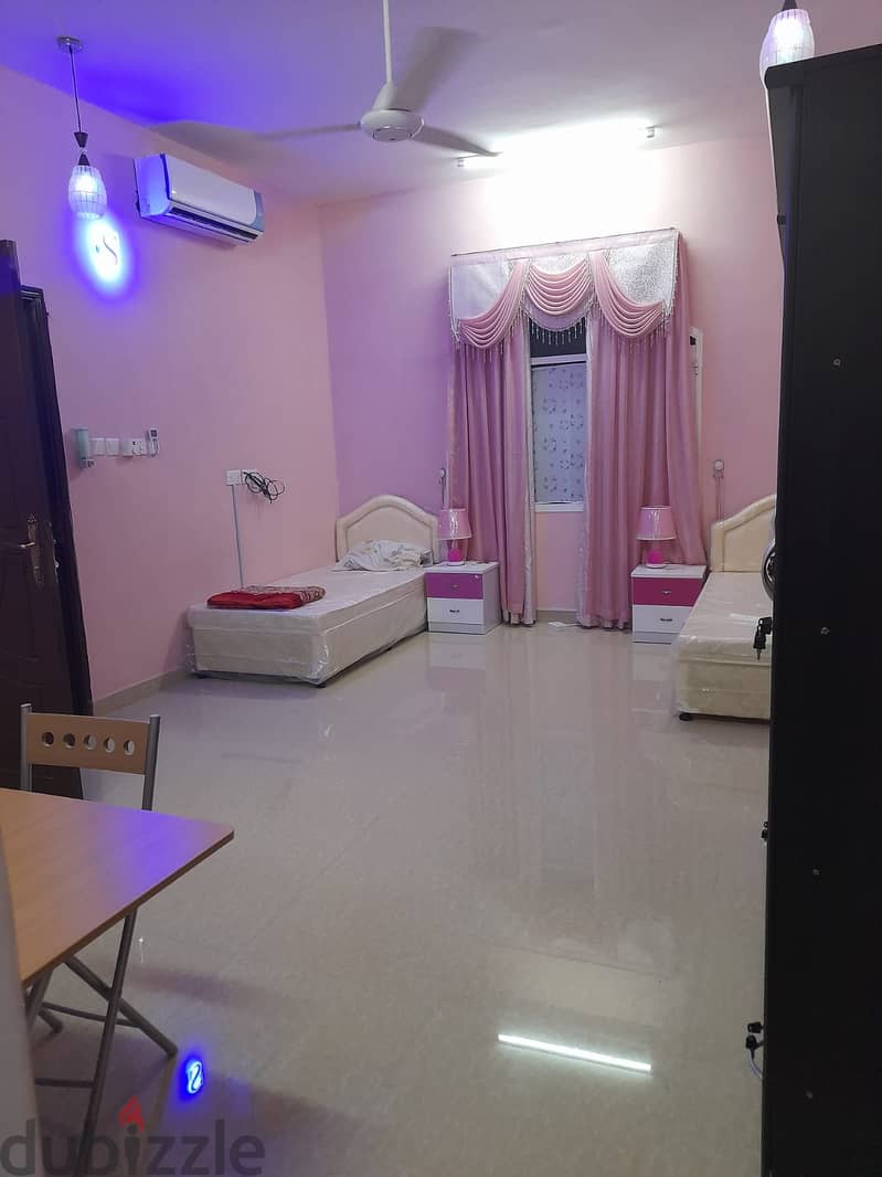 غرف للايجار للموظفات والطالبات فقط  بالخوض السوق Rooms for rent ladies 1