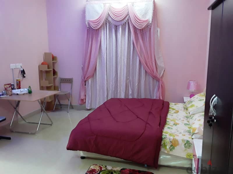 غرف للايجار للموظفات والطالبات فقط  بالخوض السوق Rooms for rent ladies 3