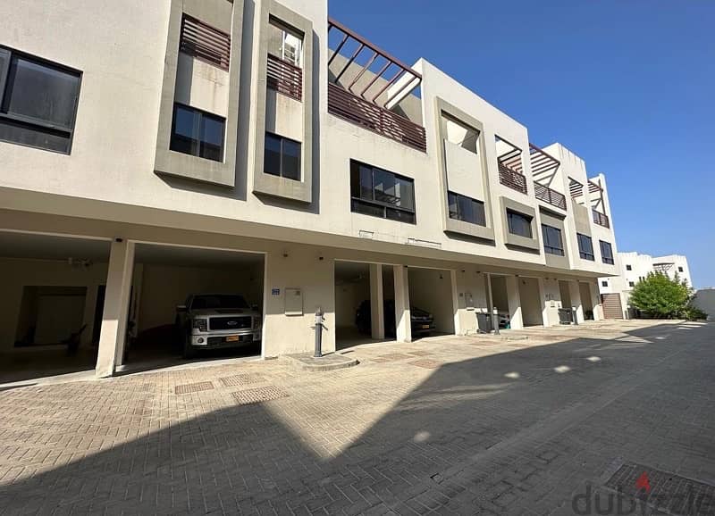 4Bhk townhouse located in Muscat dar al Zain seeb. - Villas for Rent ...