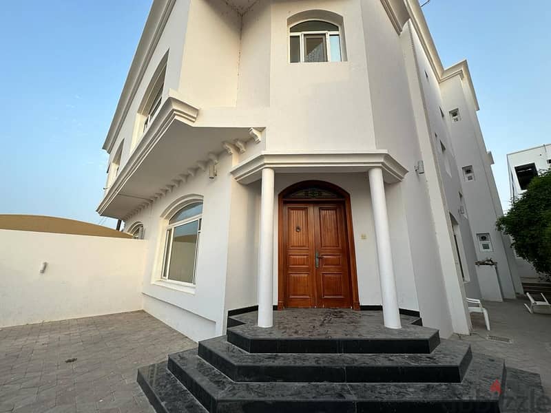 1ak4-Luxurious 4bhk villa for rent in Azaiba 1