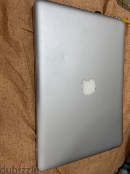 Apple Mac Book 1