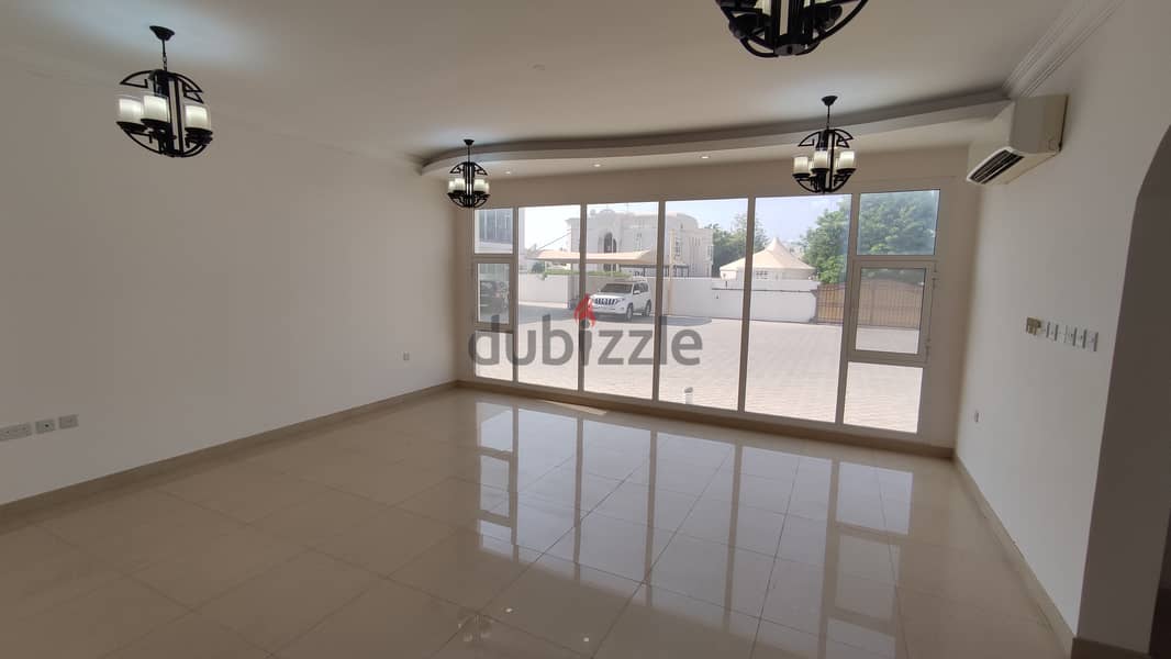 6 Bedroom Villa in Shatti Al Qurum 5