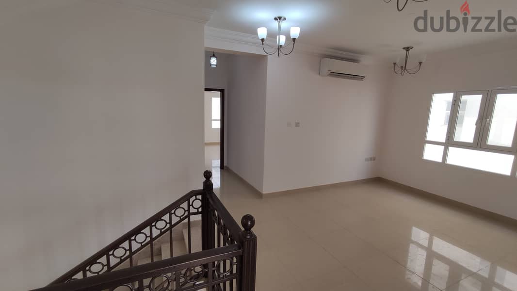 6 Bedroom Villa in Shatti Al Qurum 16
