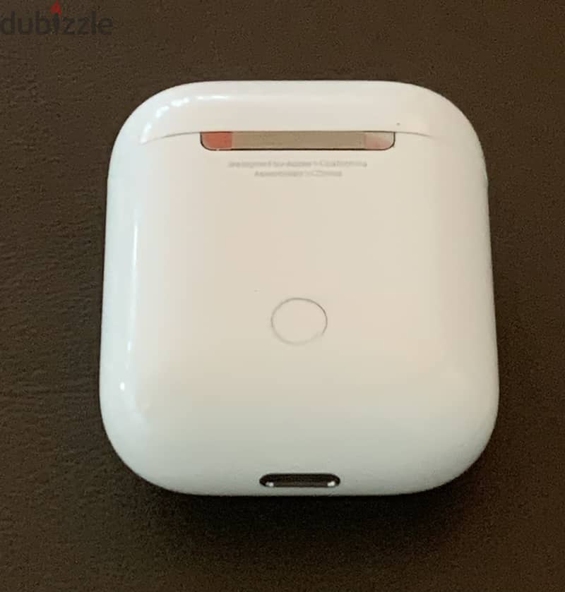 Apple AirPods 2nd Generation Excellent Condition 2