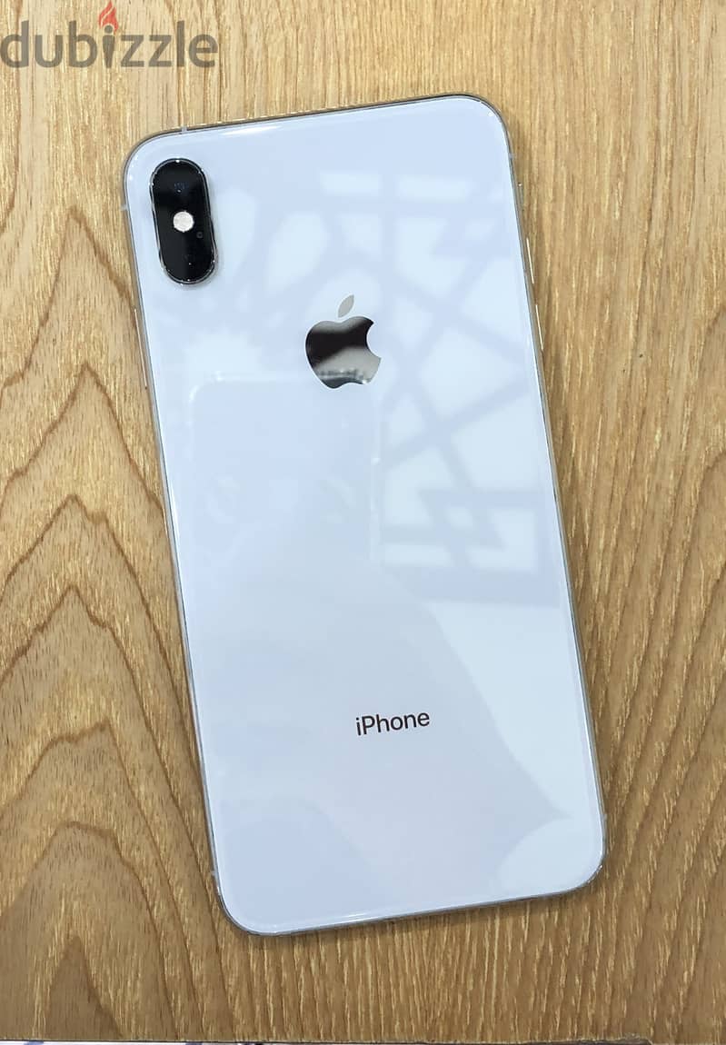 iPhone XS Max (256GB Silver White) Excellent Condition. +968 94077314 1