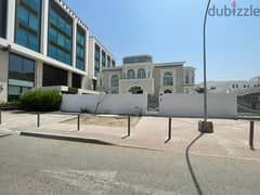 7 BR Villa In Shatti Al Qurum For Rent