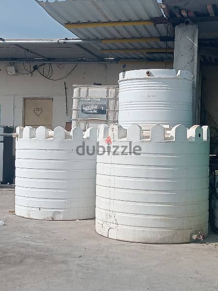 water tank 600 and 400 gelan for sale contact me 79873213 0