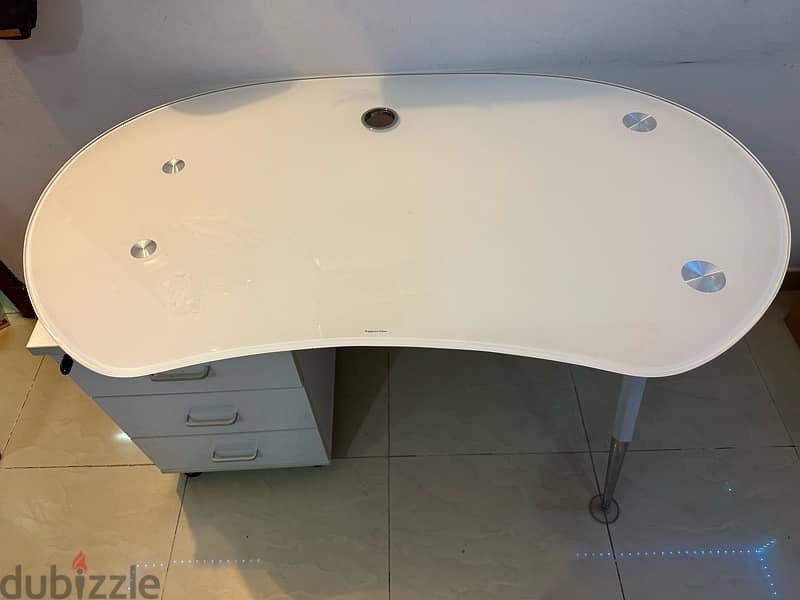 Aesthetic white study table 2