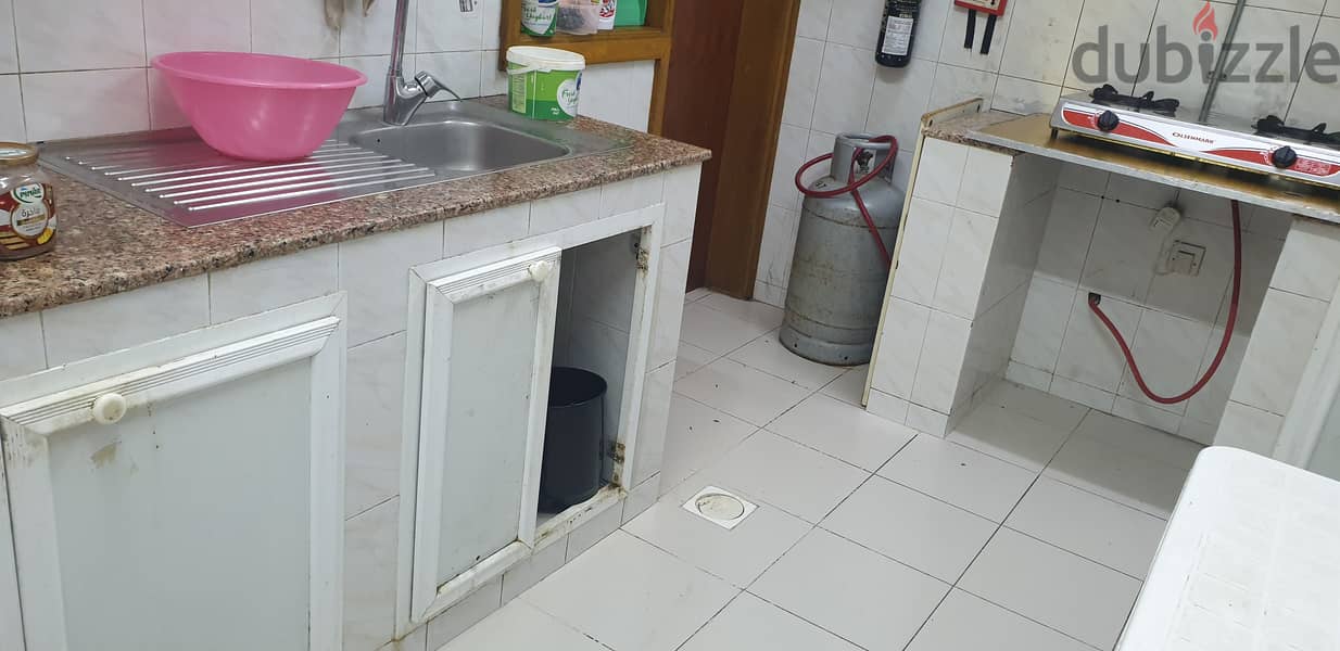 Room for rent with attached toilet Opp to Makka Hypermarket. 0