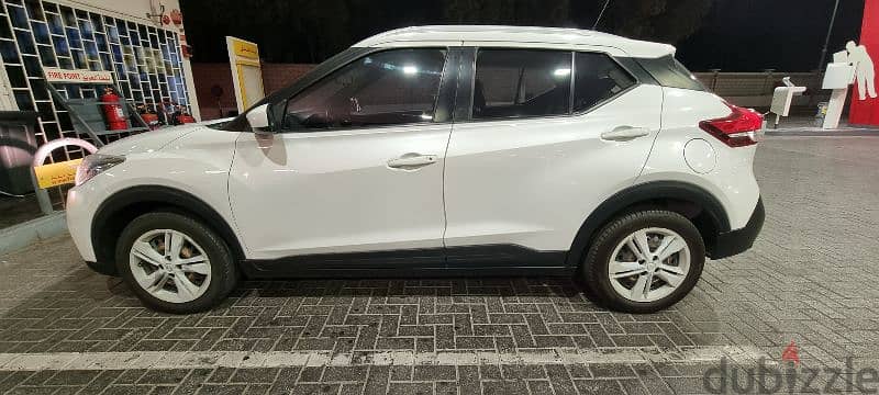 kicks 2019 oman car very clean 5