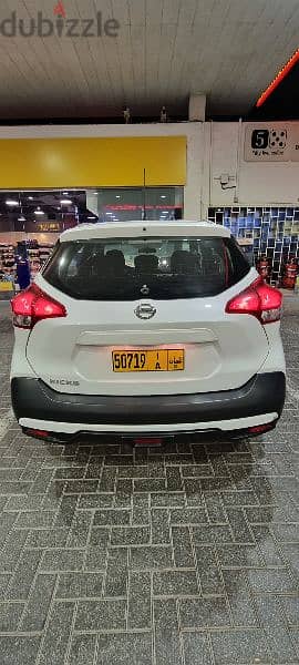 kicks 2019 oman car very clean 9