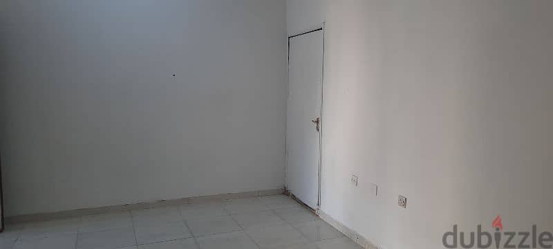 Big room for rent. al khuwair 4