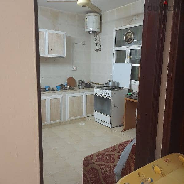 1 room with sharing bathroom for rent in Mawaleh south 0