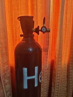 Helium celinder Full and not used. غاز هيليوم غير مستخدم ابدا محل ورد