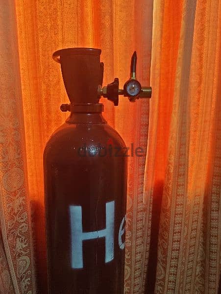 Helium celinder Full and not used. غاز هيليوم غير مستخدم ابدا محل ورد 0