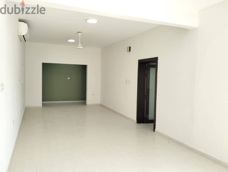 Villa For Sale in Al Mawalih near shell petrol station 3