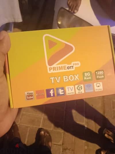 4k New Android TV box with 1 year subscription