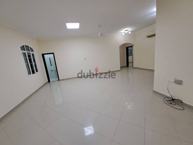 spacious  bright flat near Holiday Inn Hotel near carfour 6