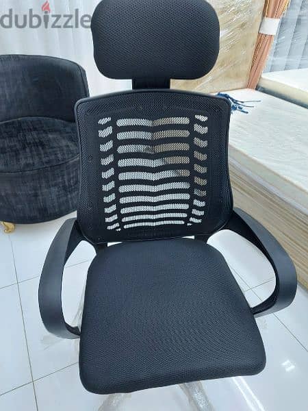 Office discount chair dubizzle