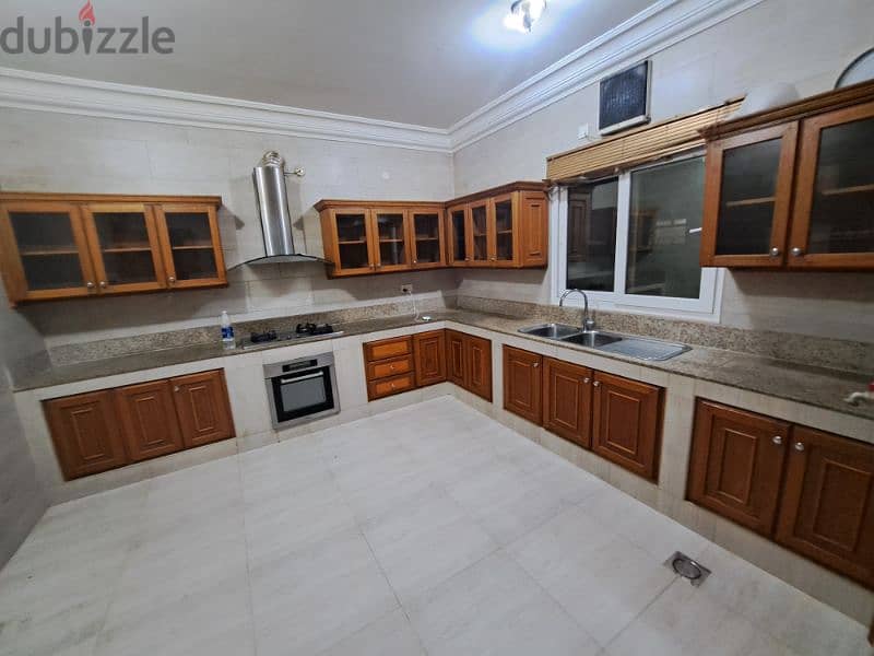 Luxurious  flat near Al namaa round about and  near khoud street 9