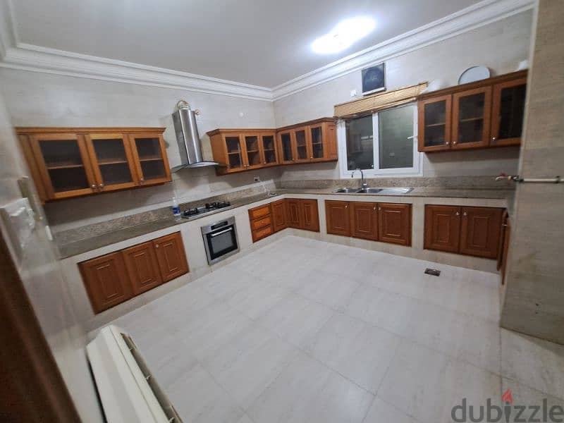 Luxurious  flat near Al namaa round about and  near khoud street 16