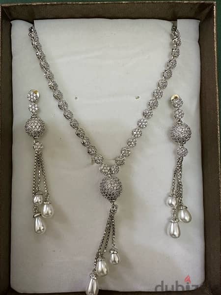 Beautiful Zircon necklaces Offer price buy 1 take 1 free 2