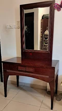 Dressing table with mirror 0