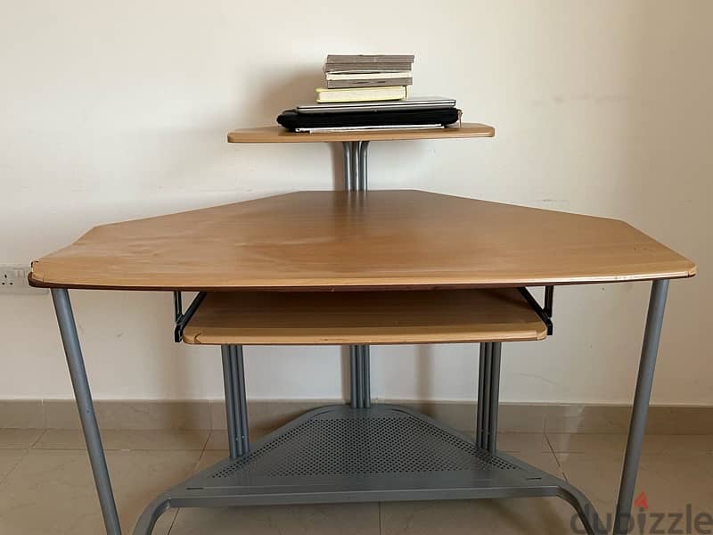 computer / study table 2