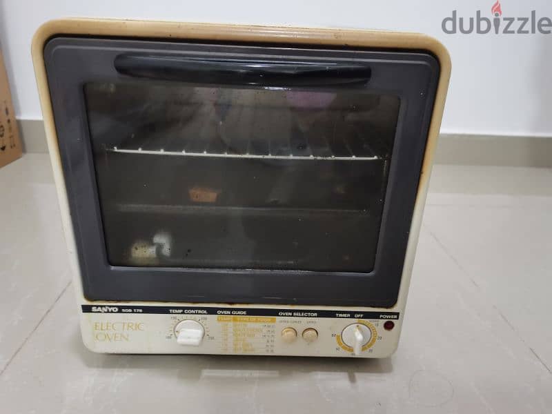 Electric Oven in Good Condition. 3