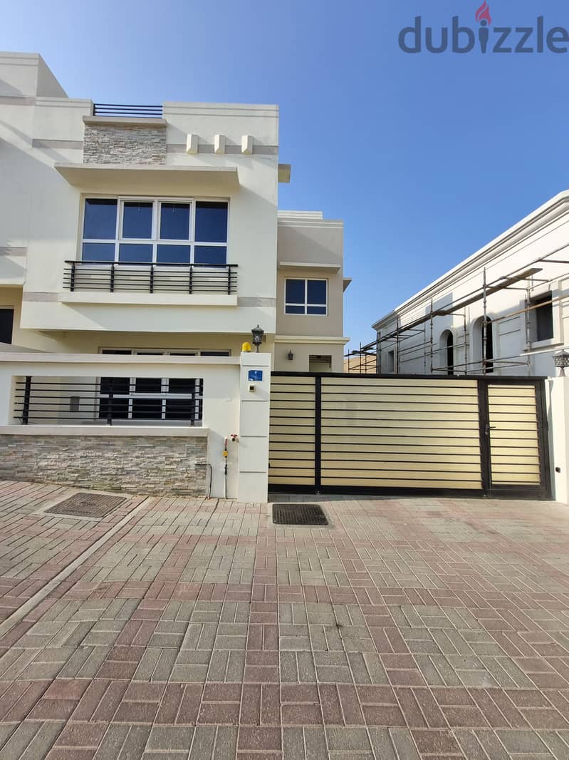Brand New Spacious 5+1BHK Villa for Rent in Bousher PPV173 0