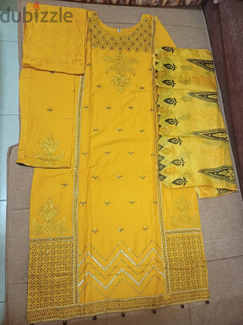 Excellent Quality Pakistan Ladies Embroidery Suits 3