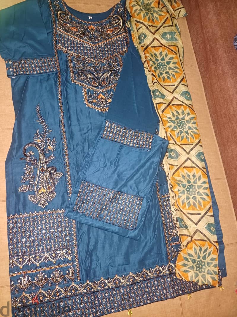 Excellent Quality Pakistan Ladies Embroidery Suits 6