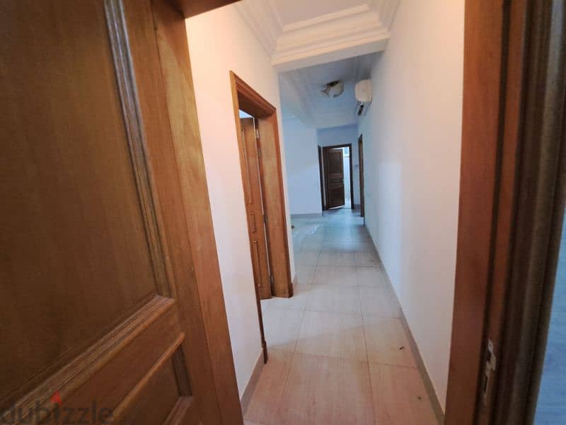 spacious  ground floor of house near souq khoud and  Al Hanai  modq 5