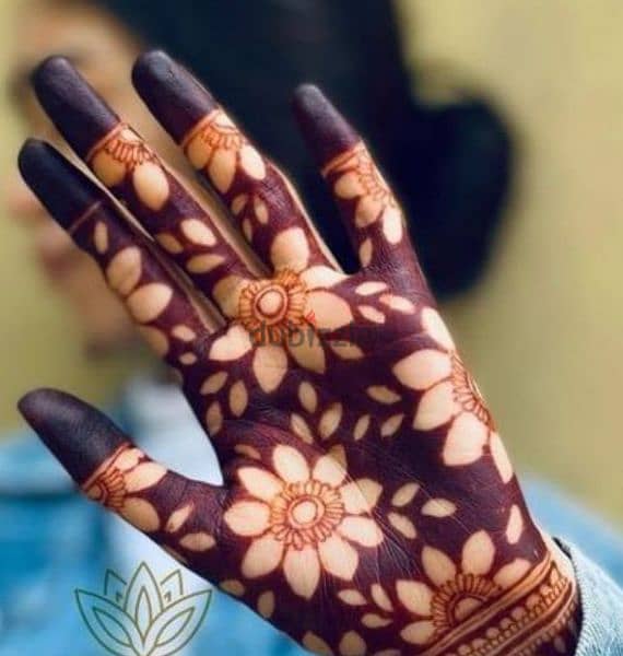 (teacher ) henna artist 4