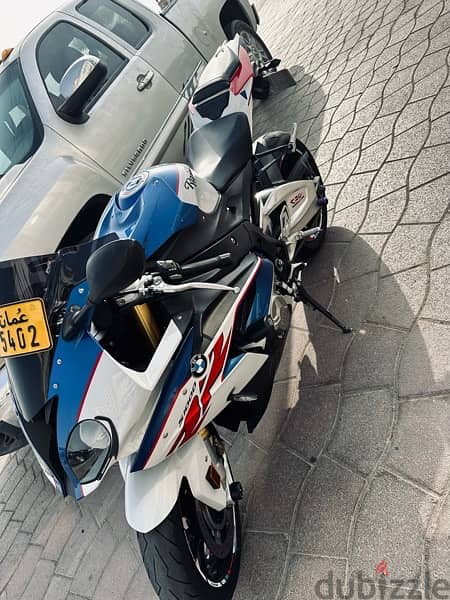 CBR BMW 1000RR very clean( GCC 2017 ) - Motorcycles - 128632609