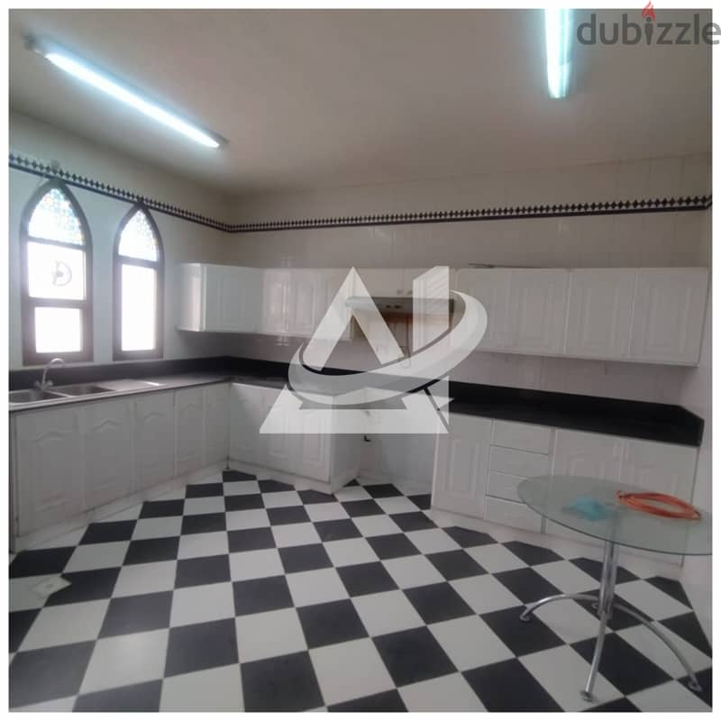 ADV916** 3BHK villa for rent in Shatti Al Qurum 9